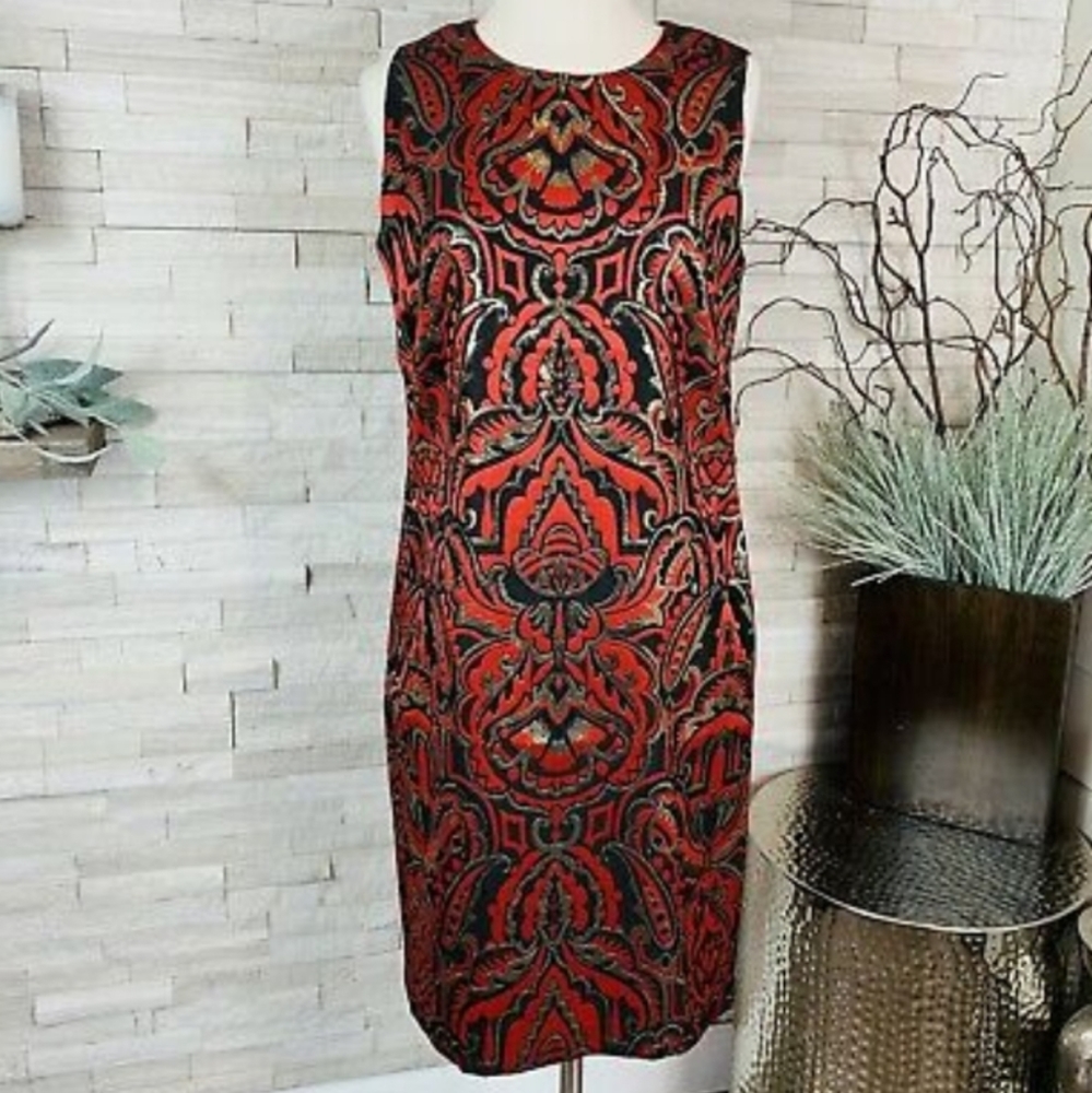 Dress - Picture 4 of 13